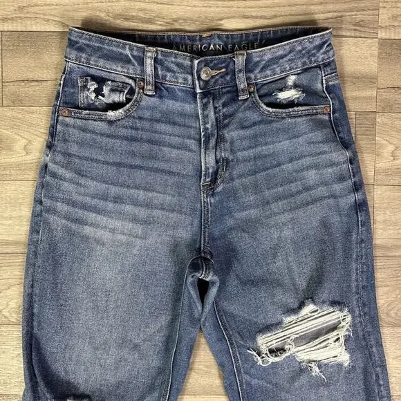 American Eagle Mom Straight Jeans High Rise Ripped Medium Wash sz 2 - Picture 3 of 8